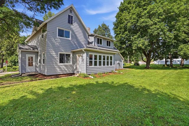 402-404 S Main Street, Deerfield, WI 53531