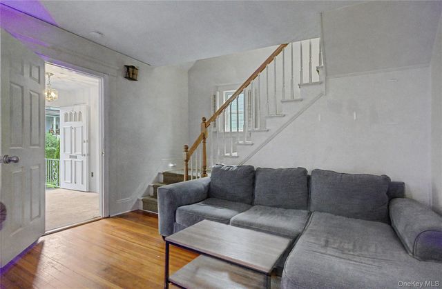 40 Dewey Avenue, New Rochelle, NY 10801