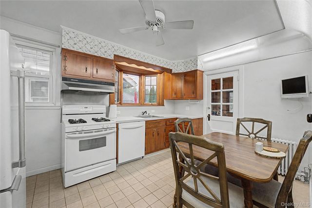 40 Dewey Avenue, New Rochelle, NY 10801