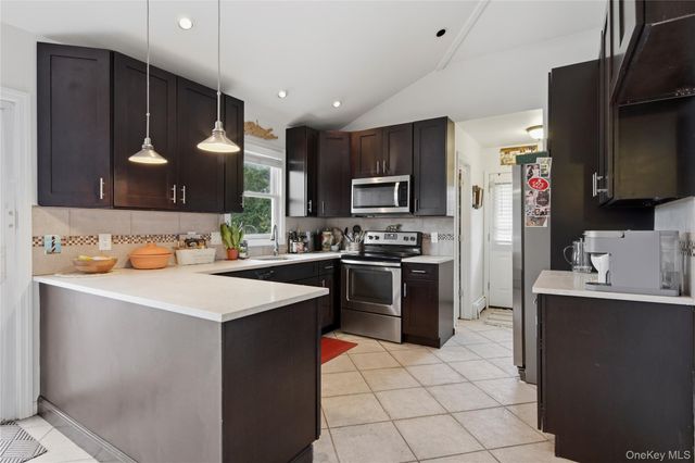5 Argonne Road W, Hampton Bays, NY 11946