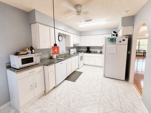 4276 SW 140TH STREET ROAD, Ocala, FL 34473