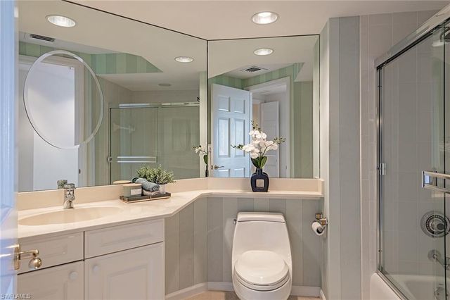8990 Bay Colony DR 1002, Naples, FL 34108
