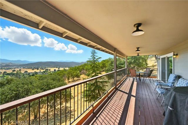 19415 Dallas Court, Hidden Valley Lake, CA 95467