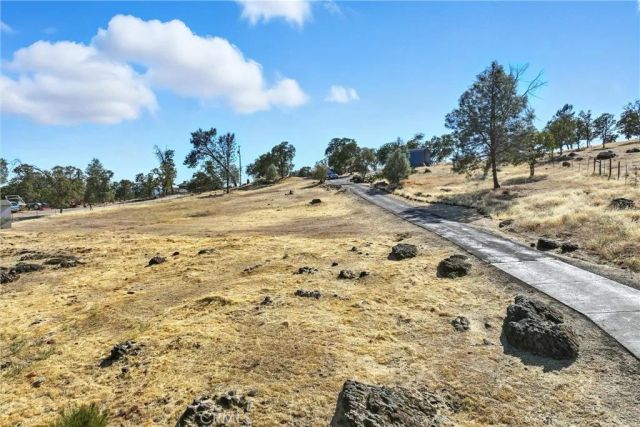 19415 Dallas Court, Hidden Valley Lake, CA 95467