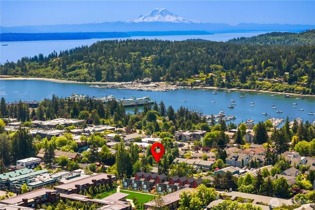 224 Canopy Path NW, Bainbridge Island, WA 98110