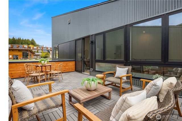 224 Canopy Path NW, Bainbridge Island, WA 98110