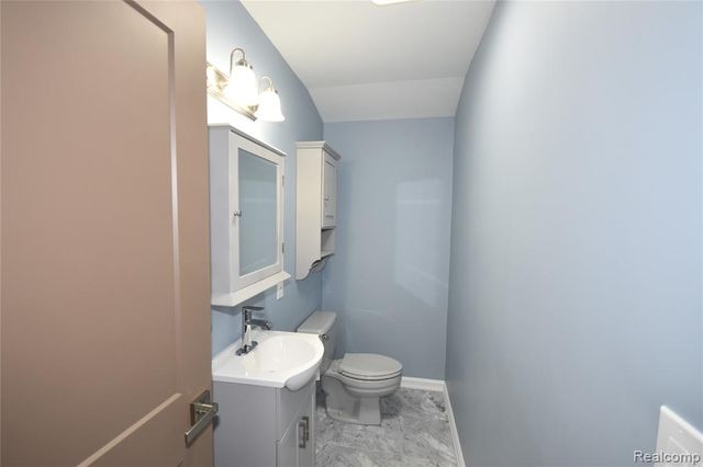 5106 Lakewood Drive, Grand Blanc, MI 48439