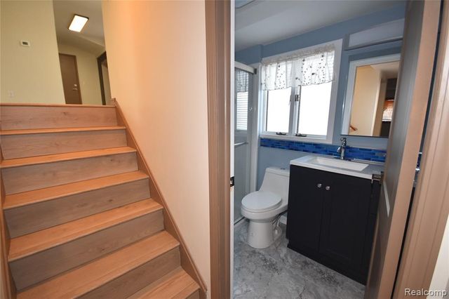 5106 Lakewood Drive, Grand Blanc, MI 48439