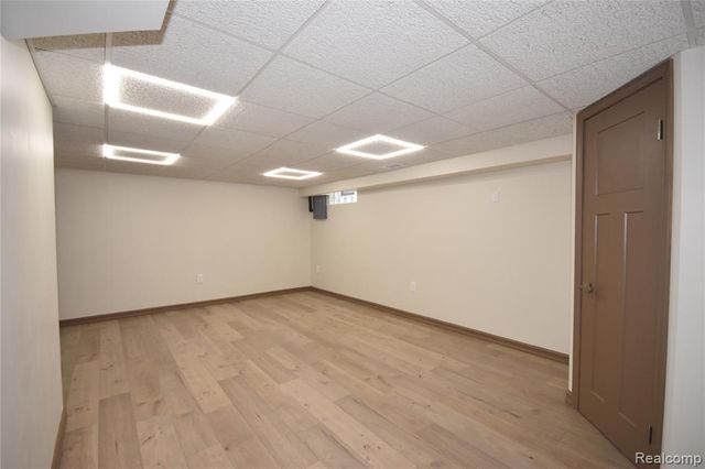 5106 Lakewood Drive, Grand Blanc, MI 48439