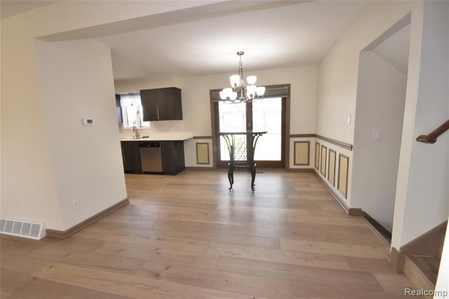 5106 Lakewood Drive, Grand Blanc, MI 48439