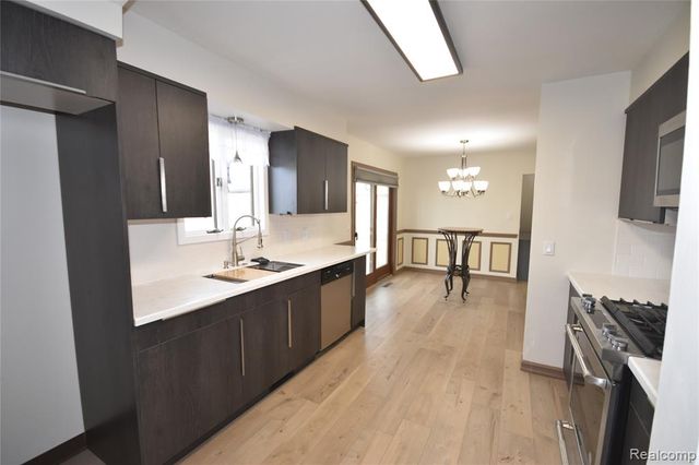 5106 Lakewood Drive, Grand Blanc, MI 48439