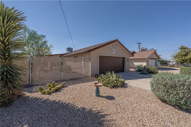 2103 Los Angeles Street, Kingman, AZ 86401