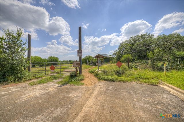 2047 Lisa Lane, San Marcos, TX 78666