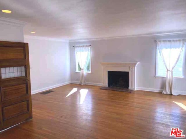1204 N Hilldale Avenue, Los Angeles, CA 90069