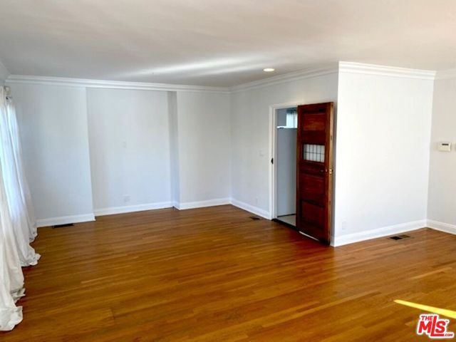 1204 N Hilldale Avenue, Los Angeles, CA 90069
