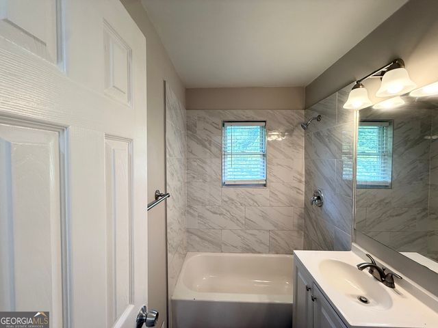 429 SE Oak Drive, Atlanta, GA 30354