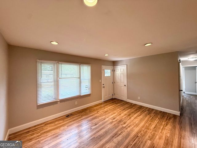429 SE Oak Drive, Atlanta, GA 30354