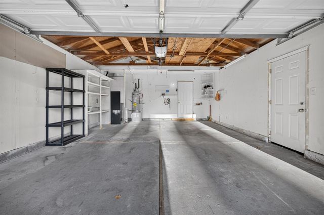 5267 VILLAGE WOOD Dr, Sacramento, CA 95823