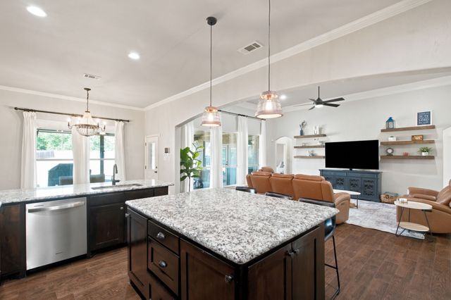 102 Brock Court, Millsap, TX 76066