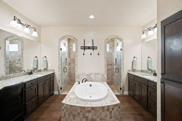 102 Brock Court, Millsap, TX 76066