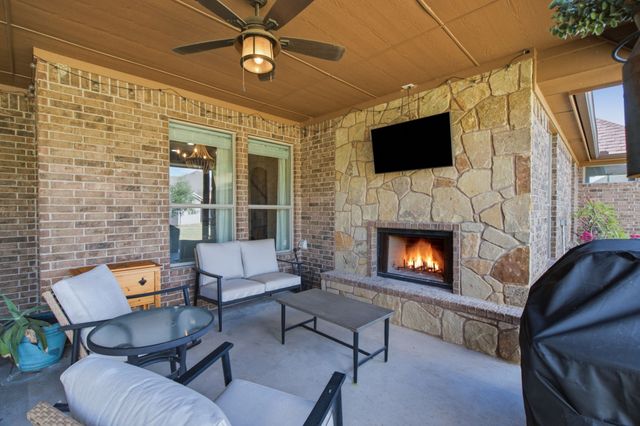 102 Brock Court, Millsap, TX 76066