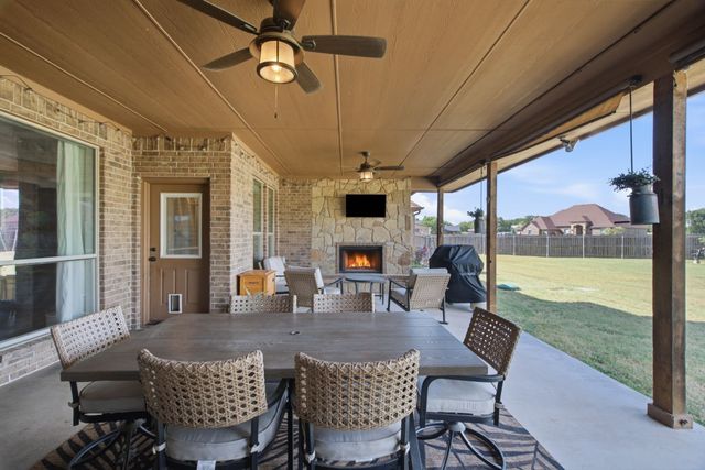 102 Brock Court, Millsap, TX 76066