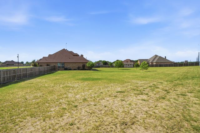 102 Brock Court, Millsap, TX 76066
