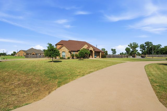 102 Brock Court, Millsap, TX 76066