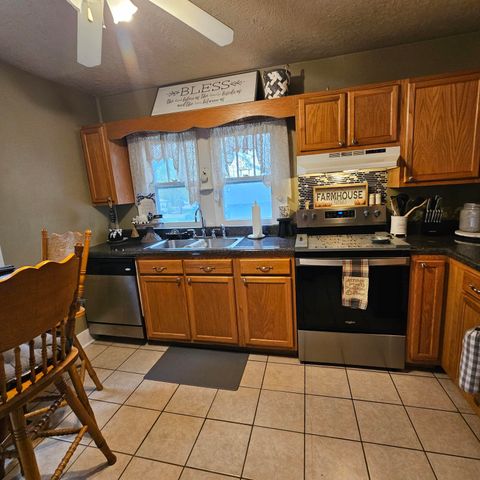 286 S 3rd Street, Williamsburg, KY 40769