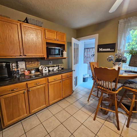 286 S 3rd Street, Williamsburg, KY 40769