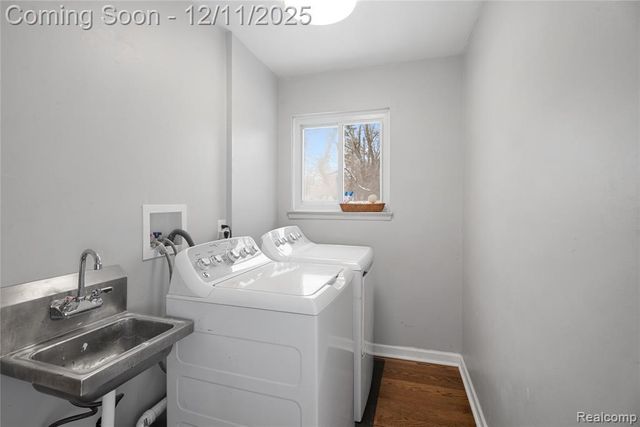 15238 Farmbrook Drive, Plymouth, MI 48170