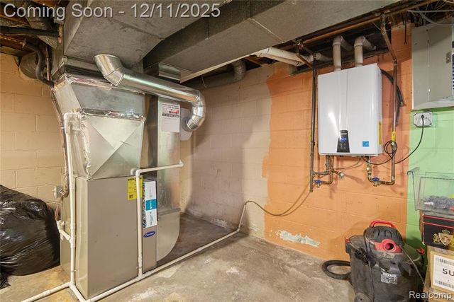 15238 Farmbrook Drive, Plymouth, MI 48170