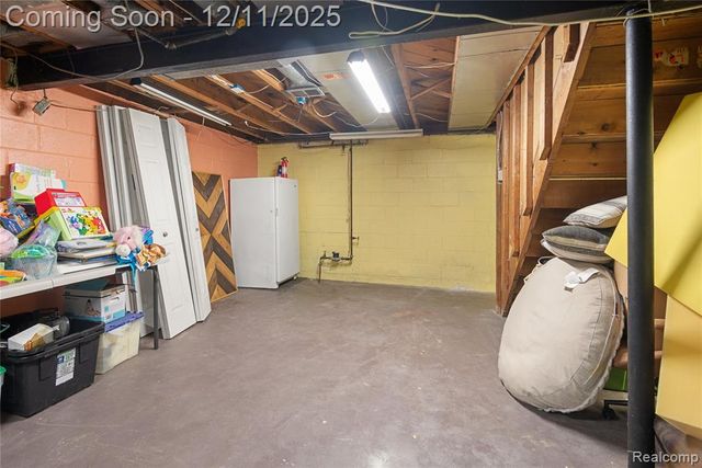 15238 Farmbrook Drive, Plymouth, MI 48170