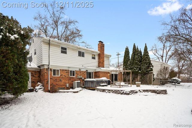 15238 Farmbrook Drive, Plymouth, MI 48170