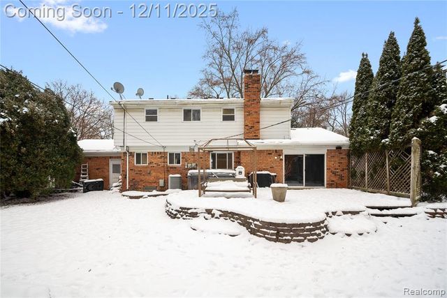 15238 Farmbrook Drive, Plymouth, MI 48170