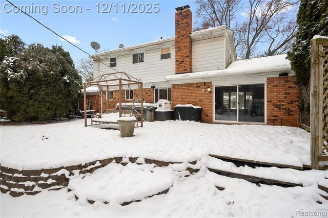 15238 Farmbrook Drive, Plymouth, MI 48170