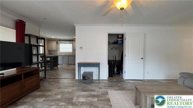 8865 Breinig Run Circle, Upper Macungie Twp, PA 18031