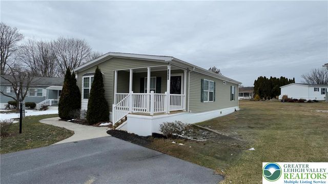 8865 Breinig Run Circle, Upper Macungie Twp, PA 18031