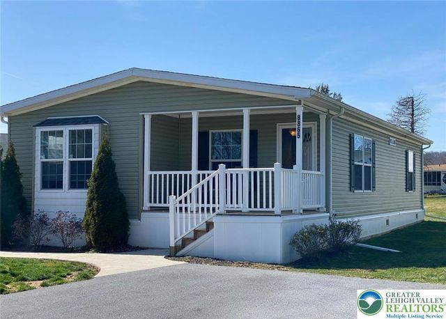 8865 Breinig Run Circle, Upper Macungie Twp, PA 18031