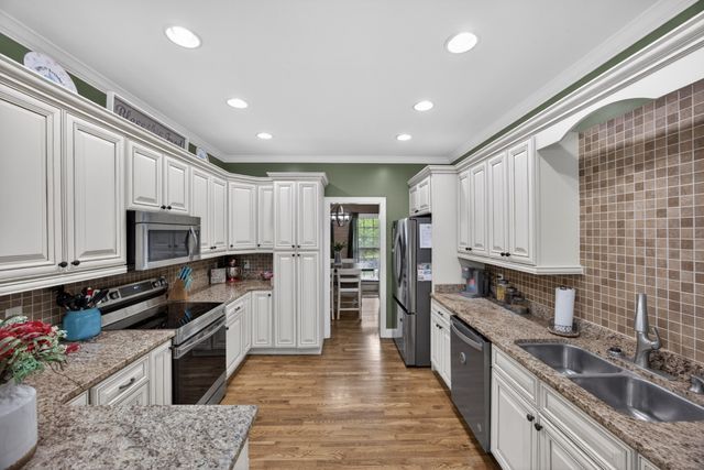 4950 Curtis Dr, Cookeville, TN 38506