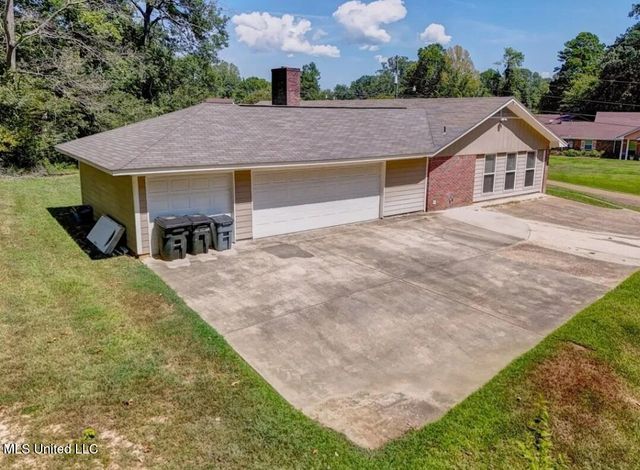 5004 Rollingwood Estate Drive, Vicksburg, MS 39180