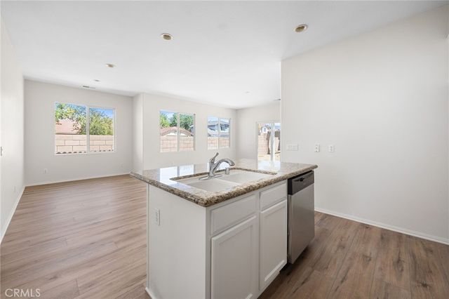 1863 Orchard Park Court, San Jacinto, CA 92583