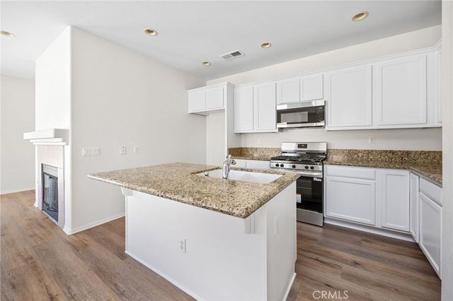 1863 Orchard Park Court, San Jacinto, CA 92583
