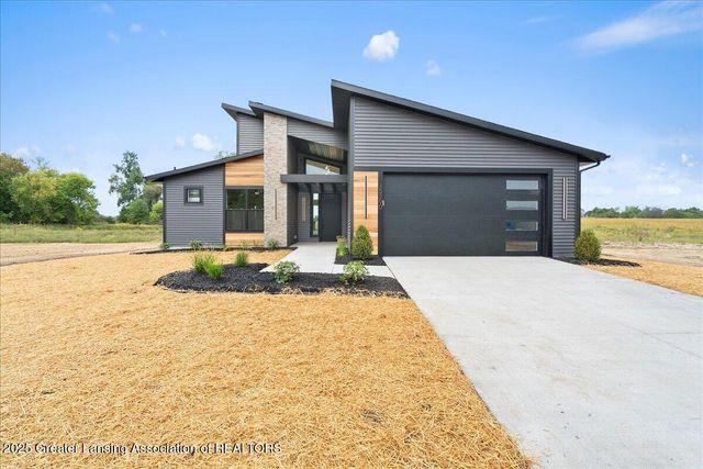 15260 Nottingham Fields Parkway, Lansing, MI 48906