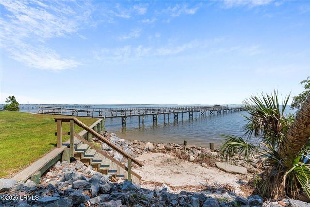 121 Alston Road, Beaufort, SC 29907