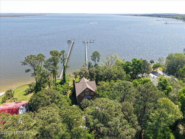 121 Alston Road, Beaufort, SC 29907