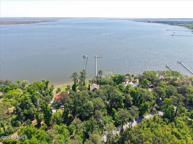 121 Alston Road, Beaufort, SC 29907