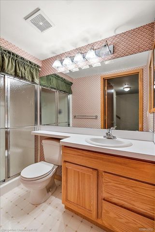 6175 Tripp Road, Groveland Township, MI 48442