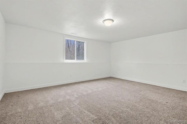 529 Swan River Drive, Benton Harbor, MI 49022