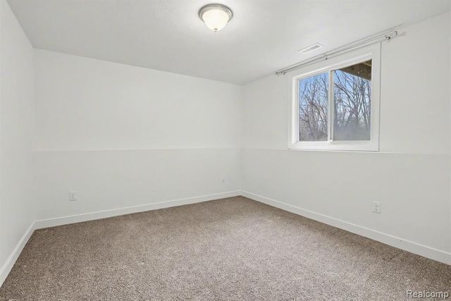 529 Swan River Drive, Benton Harbor, MI 49022